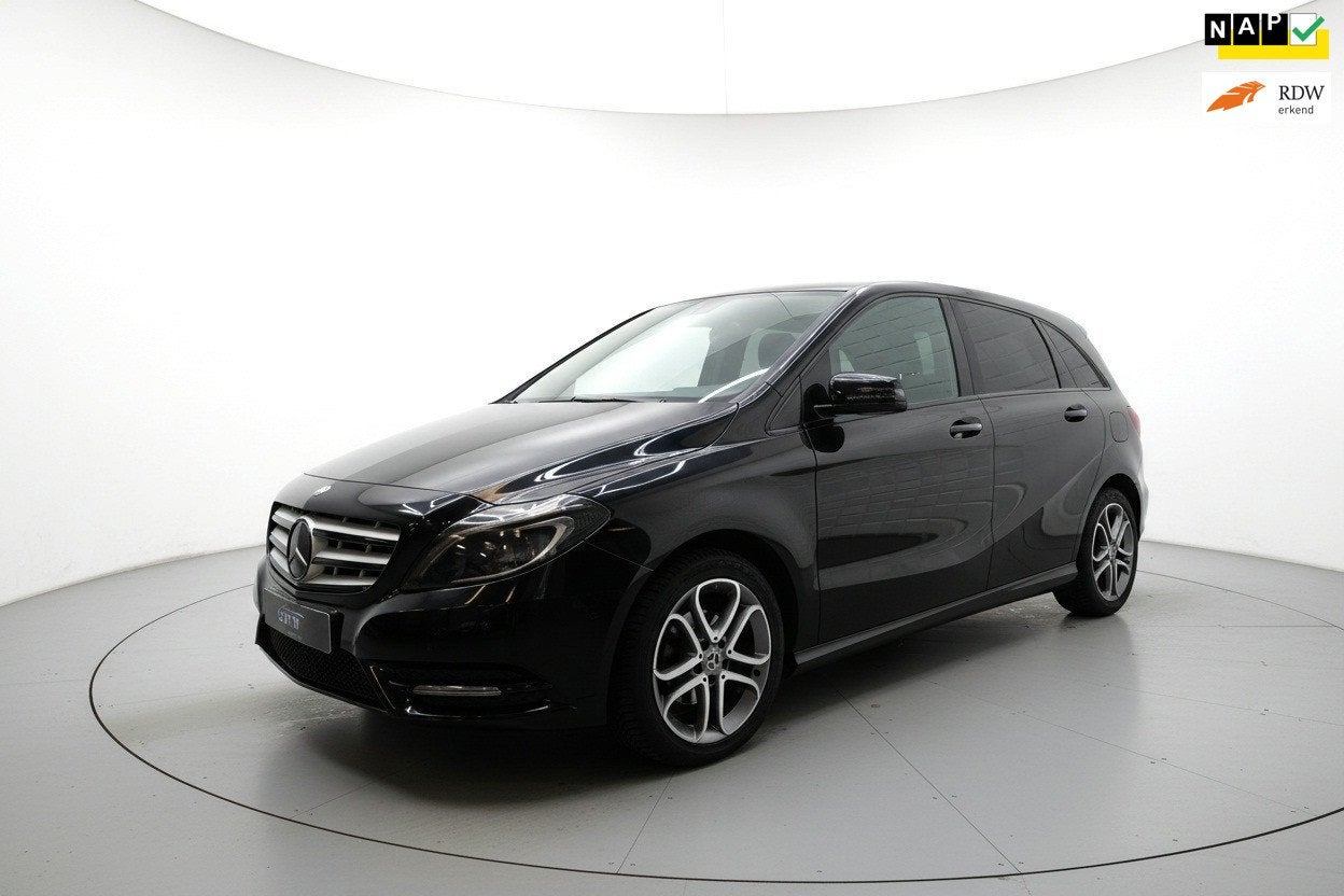 Mercedes-Benz B-klasse 180 Ambition AUTOMAAT CRUISE NAP, Auto's, 1325 kg, Gebruikt, 4 cilinders, Automatische klimaatregeling