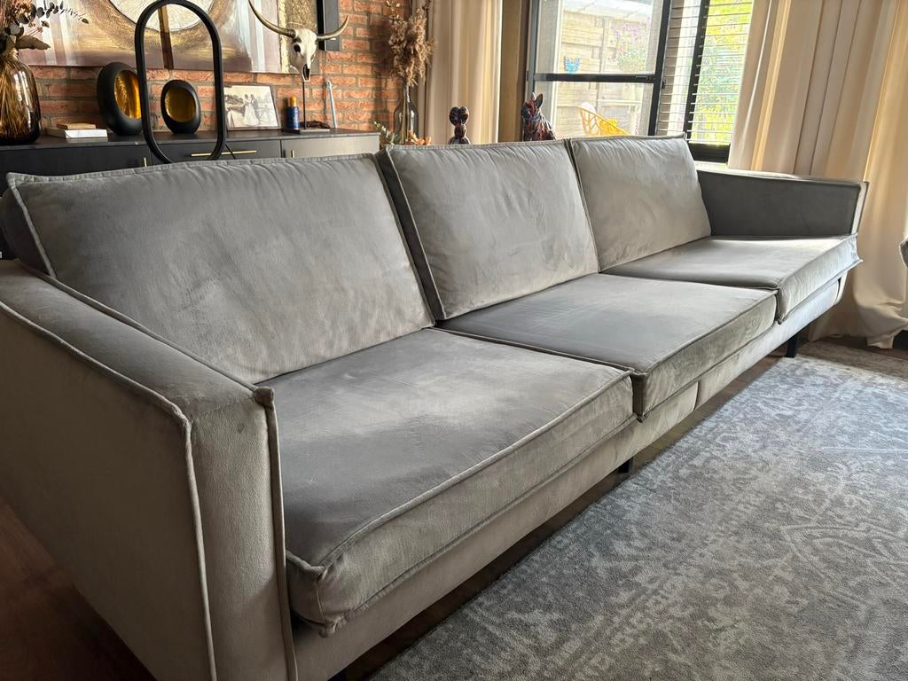 Grijze fluwelen bank - 270cm lang, Huis en Inrichting, Banken | Bankstellen, Ophalen, 250 tot 300 cm, Zo goed als nieuw, Rechte bank