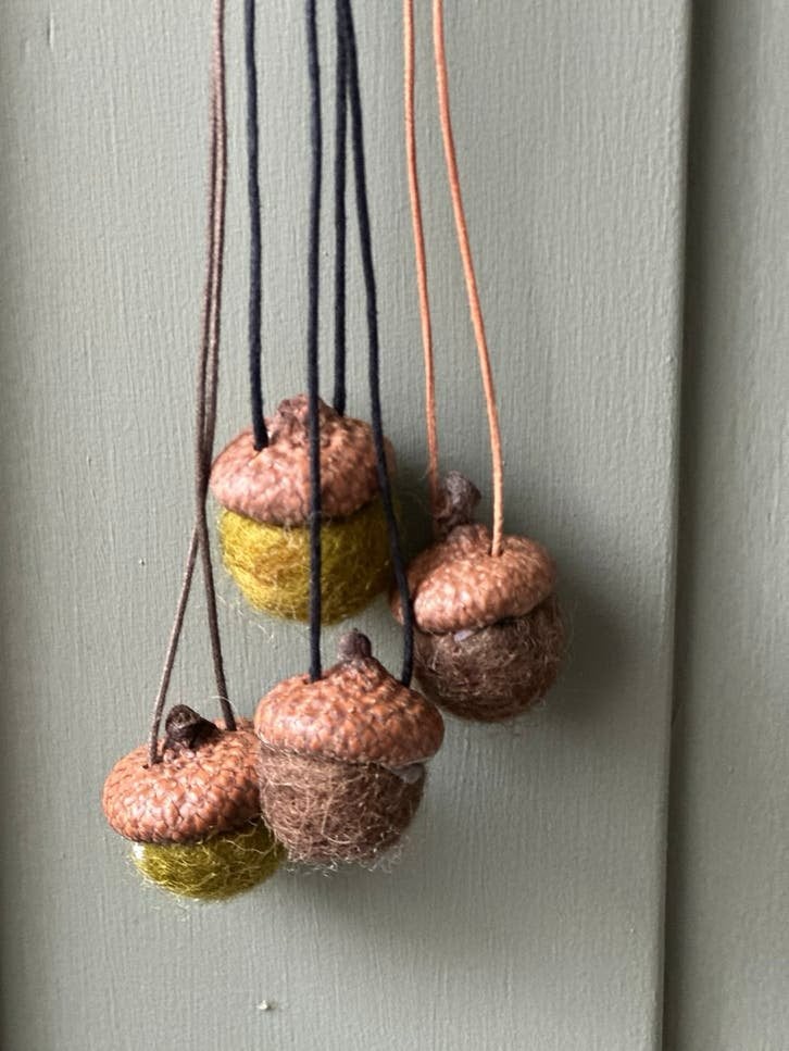 Eikel hanger / ketting wol vilt eikelketting, Ophalen of Verzenden, Nieuw, Gebruiksvoorwerp, Wolvilt