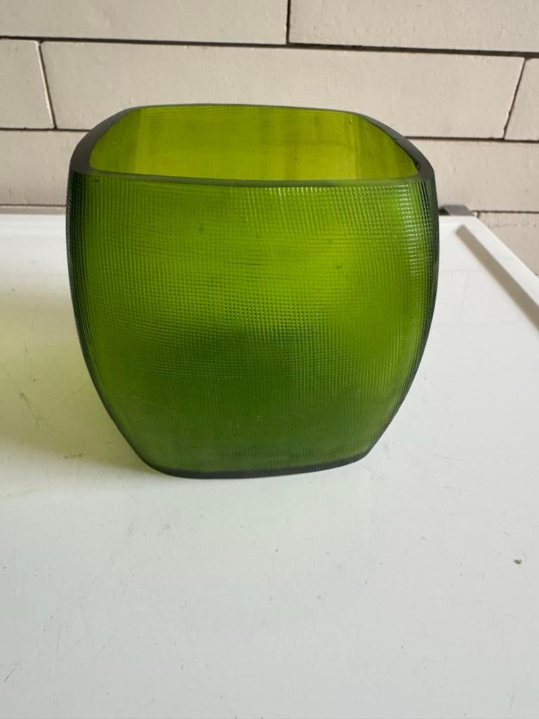 Guaxs theelicht/vaasje geribbeld glas groen, Ophalen of Verzenden, Minder dan 50 cm, Groen, Glas