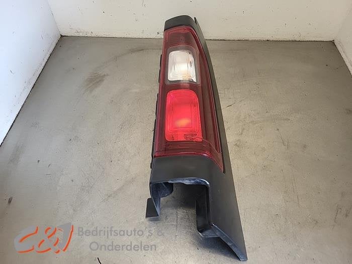 Achterlicht rechts van een Renault Trafic, Auto-onderdelen, Gebruikt, -, Renault, -