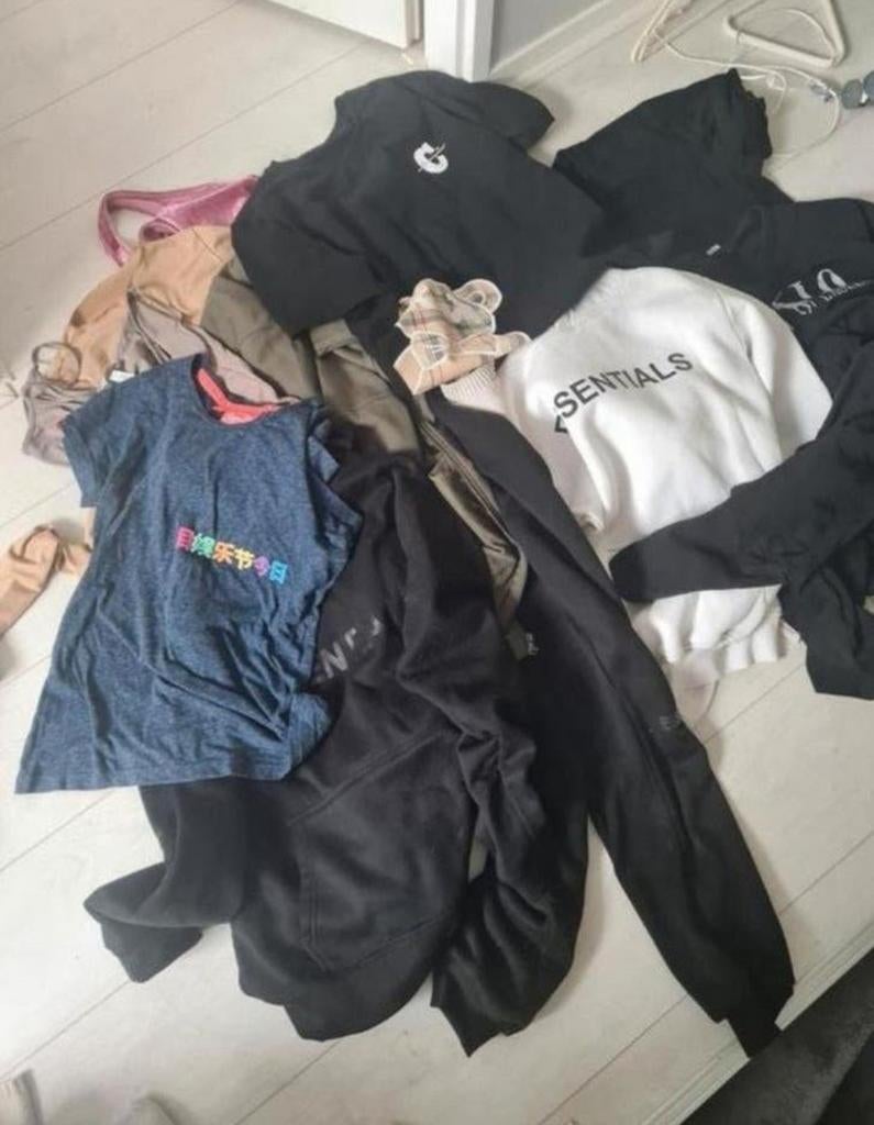 Dames kleding pakket maat M
3 truien
3 shirts
2 broeken, Ophalen of Verzenden, Zo goed als nieuw, Maat 38/40 (M)