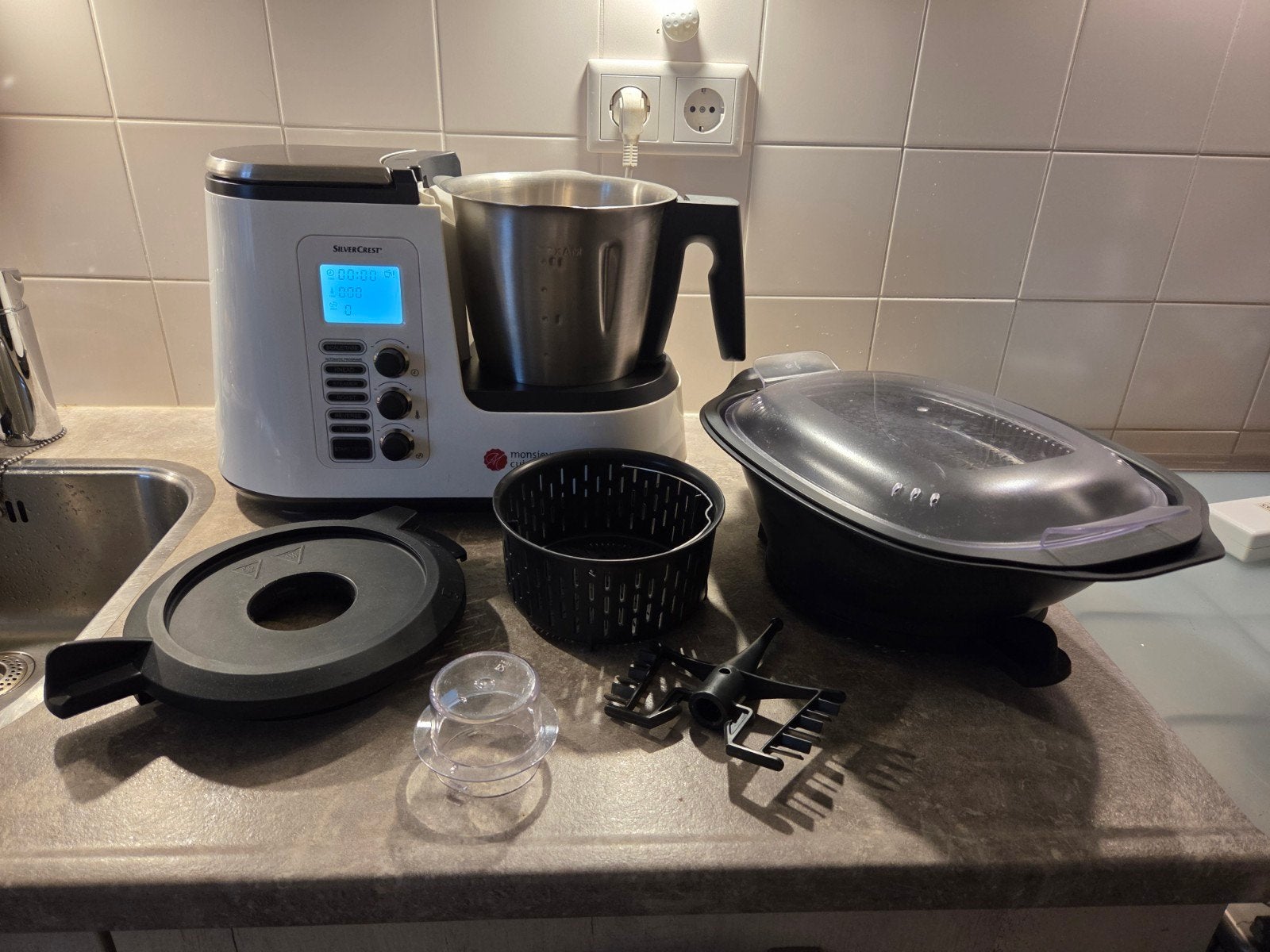 Monsieur Cuisine Édition Plus keukenmachine, Gebruikt, 3 snelheden of meer, Ophalen of Verzenden, 2 tot 3 liter