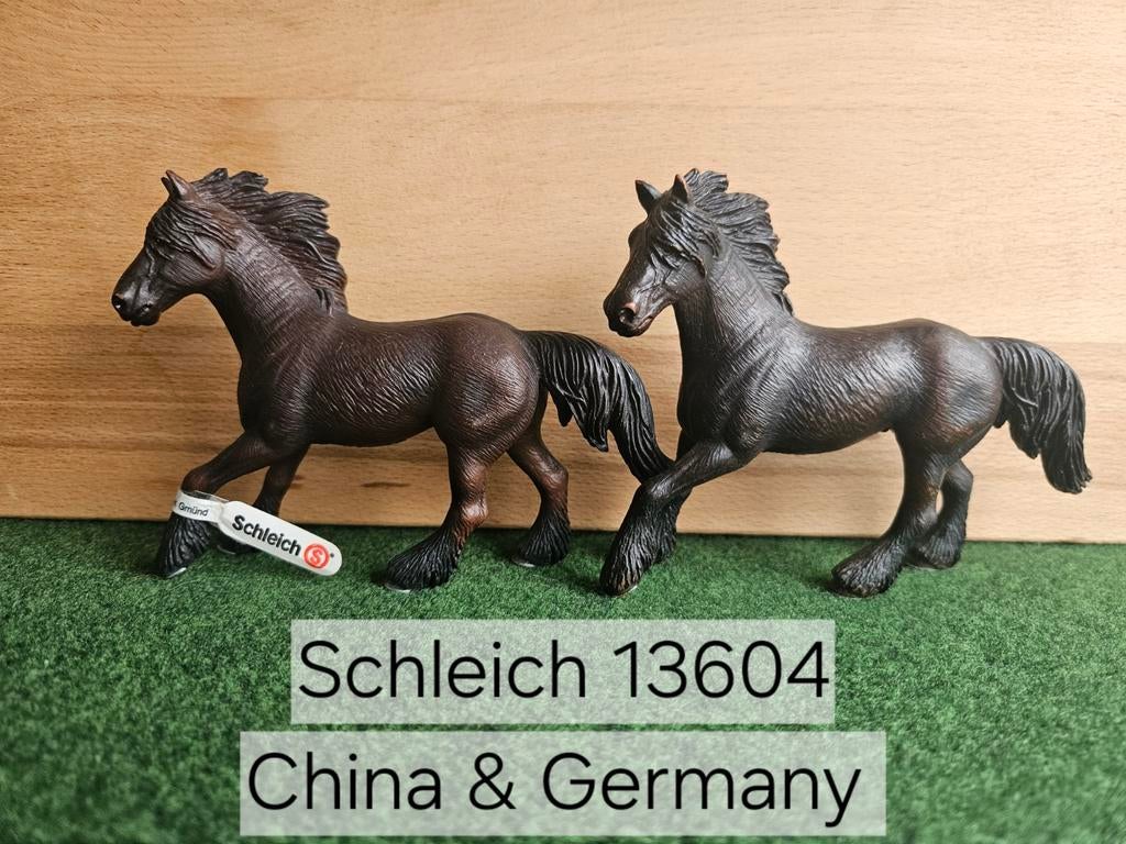 Schleich 13604 Friese merrie met of zonder vaantje uit 2006, Ophalen of Verzenden, Zo goed als nieuw, Paard, Beeldje of Figuurtje