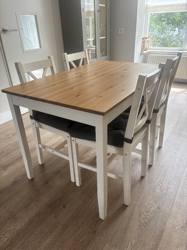 IKEA Eettafel met 4 bijpassende stoelen, Huis en Inrichting, Tafels | Eettafels, Gebruikt, 50 tot 100 cm, 100 tot 150 cm, Vier personen