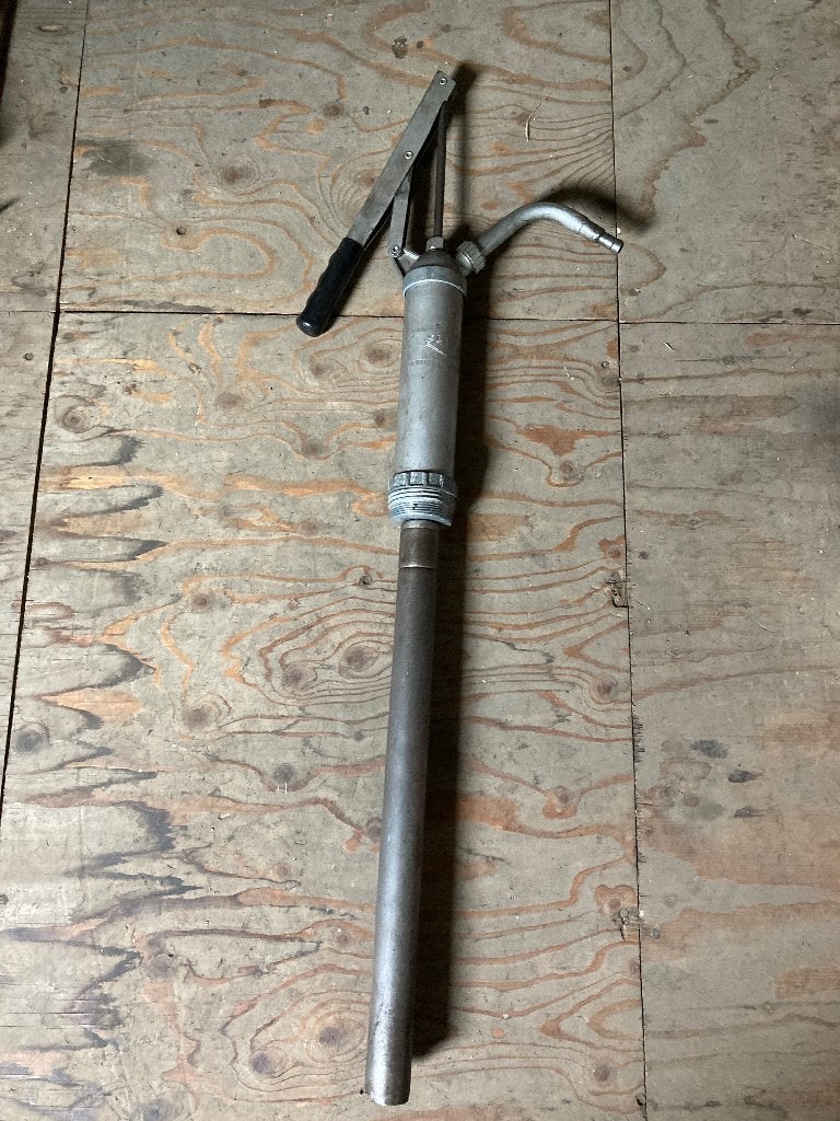 Olie handpomp, Ophalen, Gebruikt