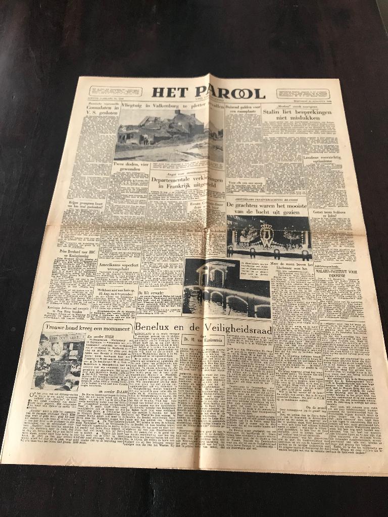 Het Parool 3 september 1948 Kroonafstand Wilhelmina, Ophalen of Verzenden, 1980 tot heden, Krant