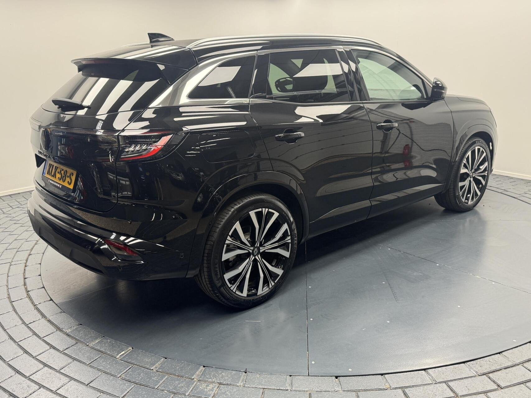 Renault Austral 1.2 E-Tech full hybrid 200 Techno Automaat-N, Auto's, Gebruikt, 1199 cc, Met garantie (alle), Leder en Stof