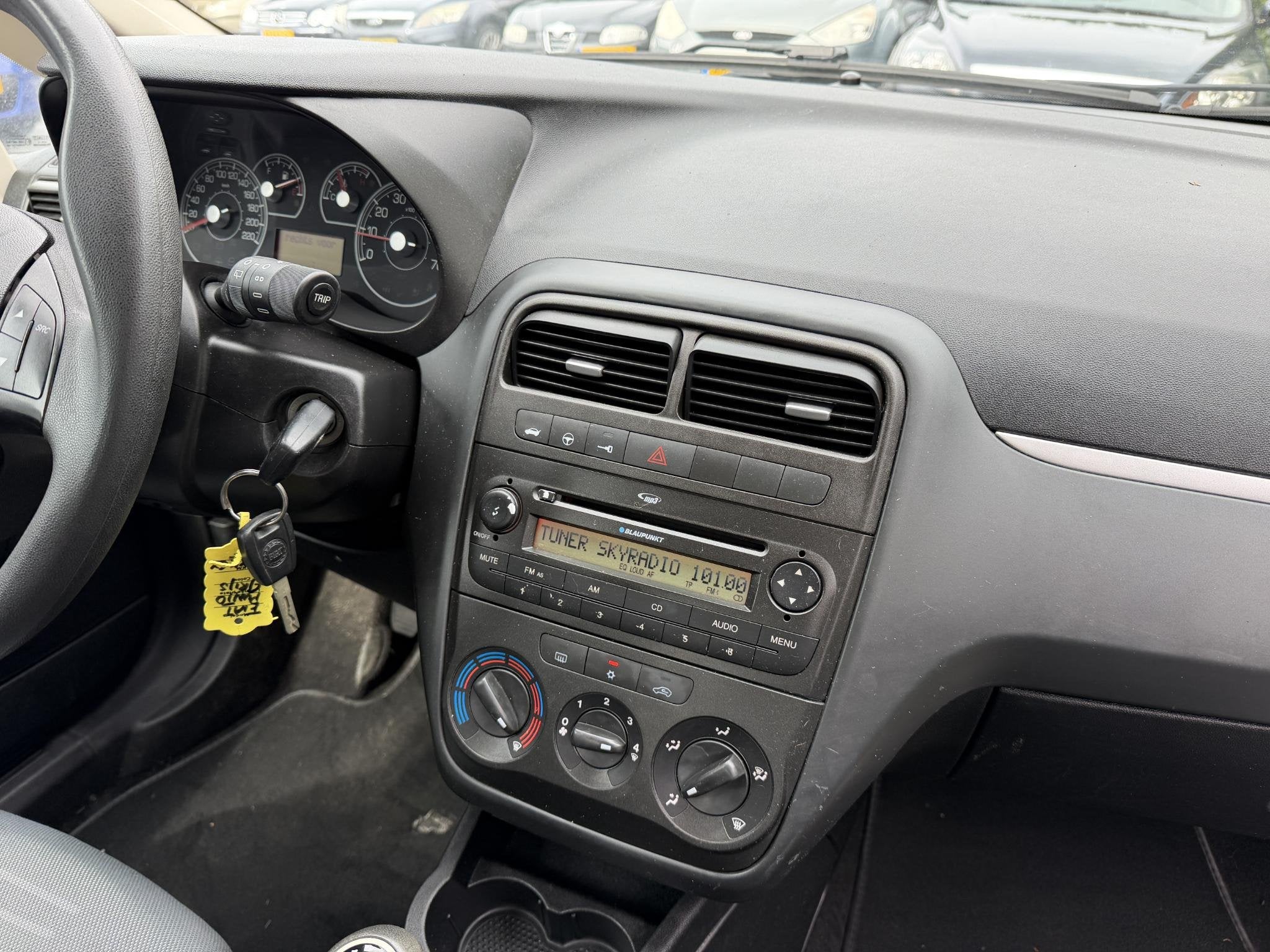 Foto 15 van Fiat Grande Punto 1.4 Dynamic | Airco | Cruise Control | LMV