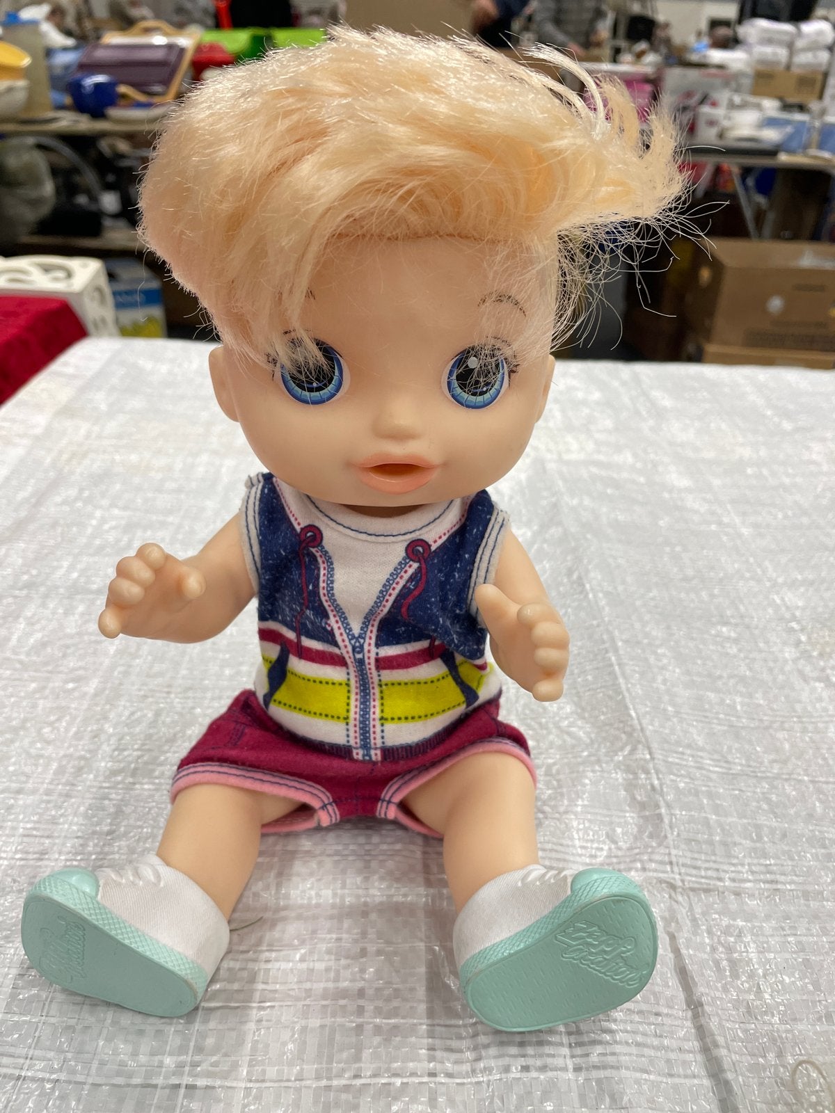 Leuke jongenspop met blond haar en kleding, Ophalen of Verzenden, Gebruikt, Babypop