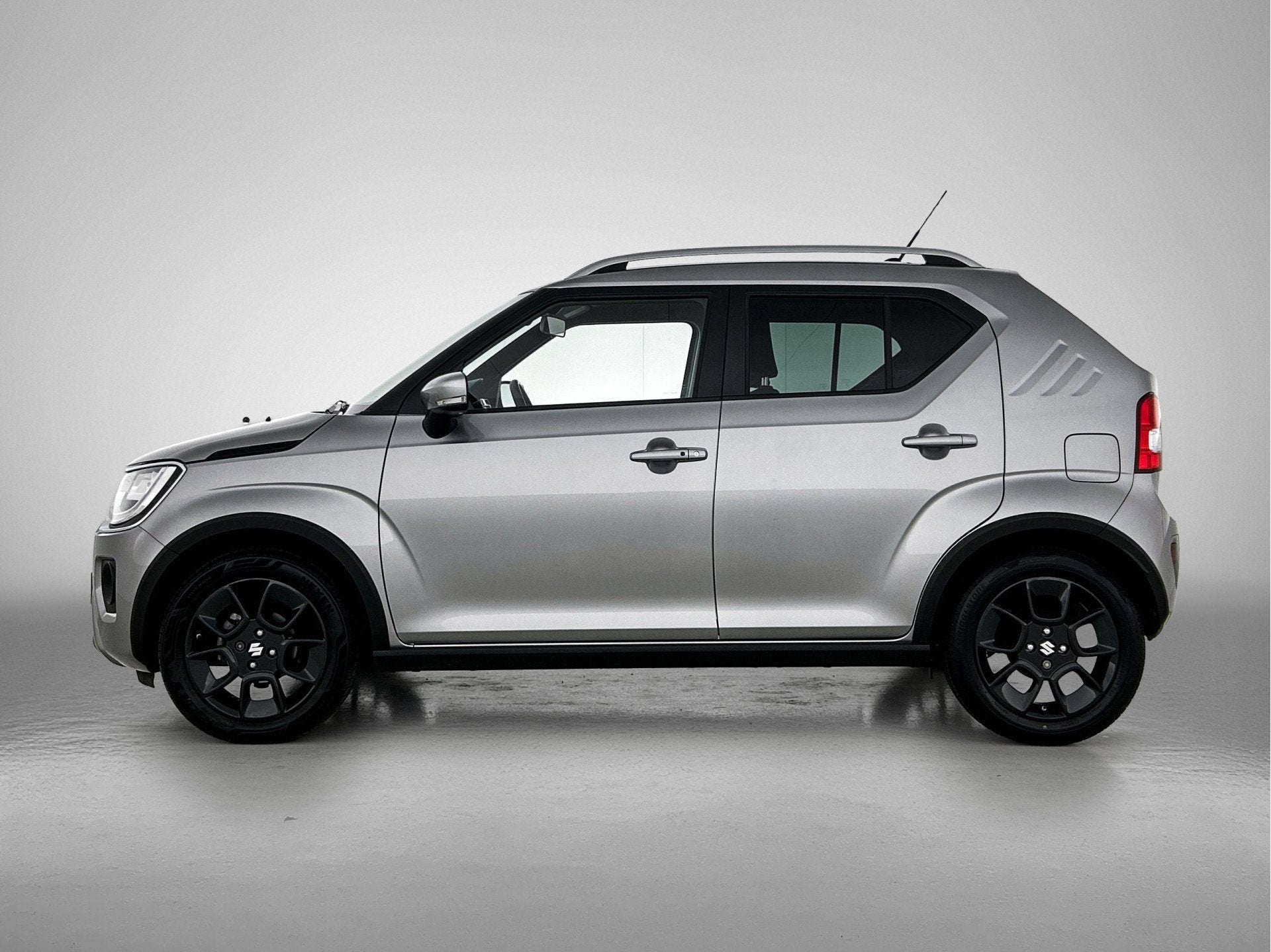 Suzuki Ignis 1.2 Smart Hybrid Style *Automaat | Keyless Entr, Stof, Zwart, 4 cilinders, Ignis