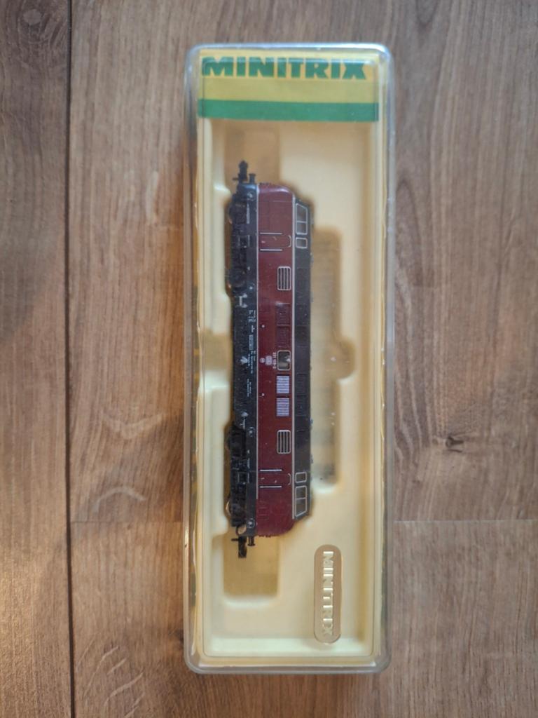Minitrix BR221, Gebruikt, Gelijkstroom, Trix, Rails