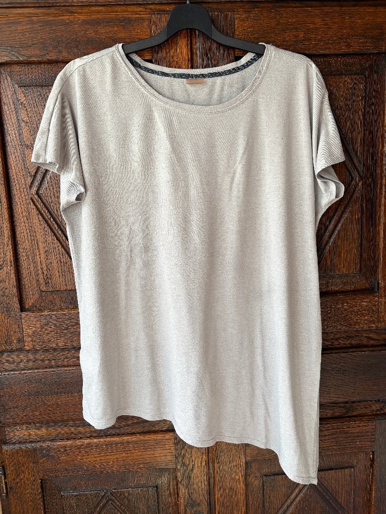 Grijze top, shirt één langere kant; TCM Tchibo; oto 62 cm, Kleding | Dames, Ophalen of Verzenden, Gedragen, Grijs, Shirt of Top