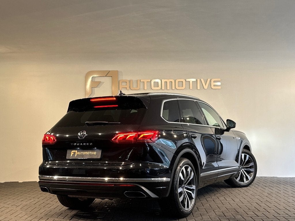 Volkswagen Touareg 3.0 TSi e-Hybrid 4M R Pano|Memory|Trekhaa, Auto's, Automaat, 14 kWh, Gebruikt, 462 pk