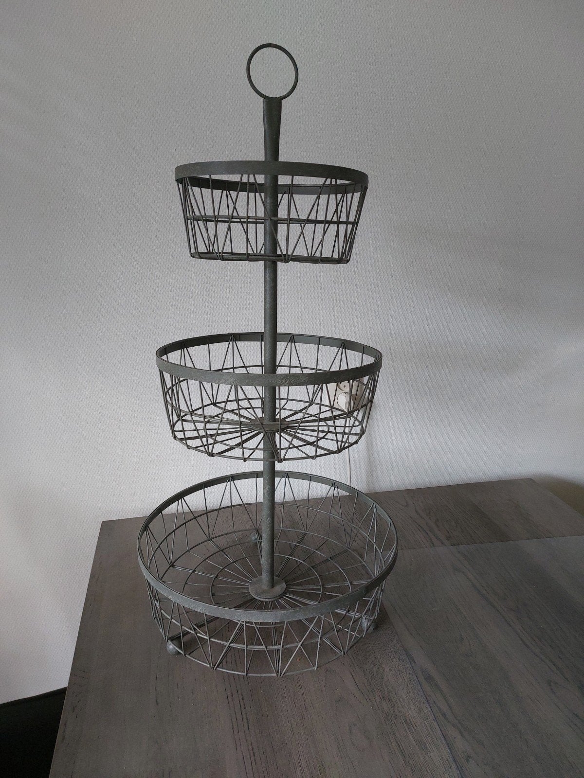 Grijze metalen etagère - 3 lagen, 85 cm hoog, 40 cm Ø, Ophalen, Rond, Metaal