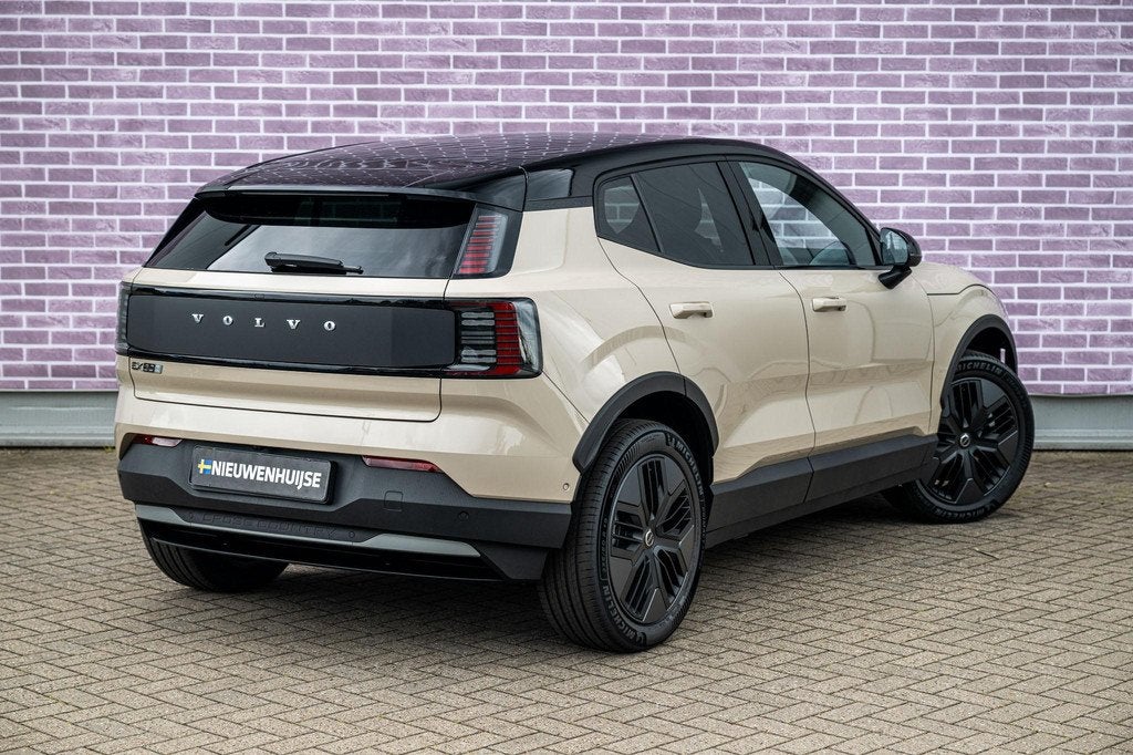 Volvo EX30 Cross Country P5 Long Range Plus Europa | Google, Auto's, Volvo, 12 maanden, Achterwielaandrijving, Leder en Stof, Origineel Nederlands