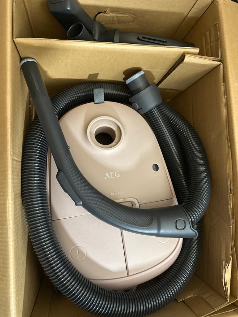 Nieuwe AEG Clean 5000 stofzuiger met zak, Stofzak, ., Nieuw, Ophalen of Verzenden