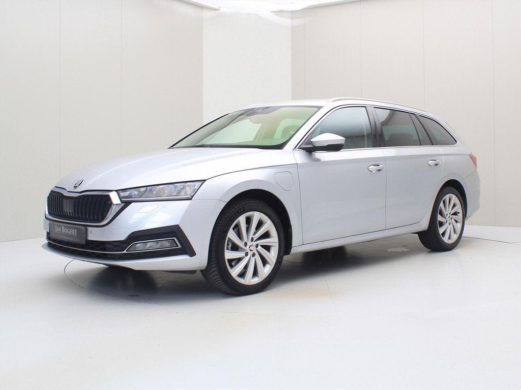 Skoda Octavia Combi 1.4 TSI PHEV 204PK DSG6 Clever Pack Prem, Auto's, Skoda, Automaat, Gebruikt, Zwart, 4 cilinders
