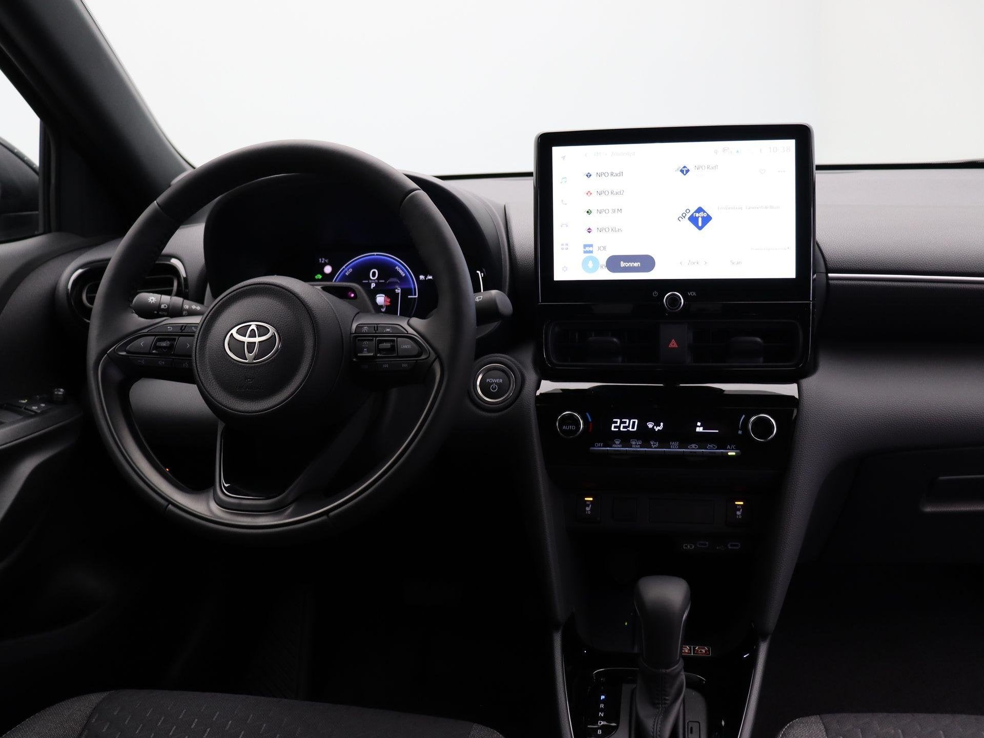 Toyota Yaris Cross 1.5 Hybrid 130 Dynamic | Stoelverwarming, Dealer onderhouden, Stof, Gebruikt, Zwart