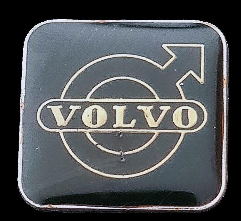 Volvo pin- vierkant zwart, Verzamelen, Verzenden, Nieuw, Transport, Speldje of Pin
