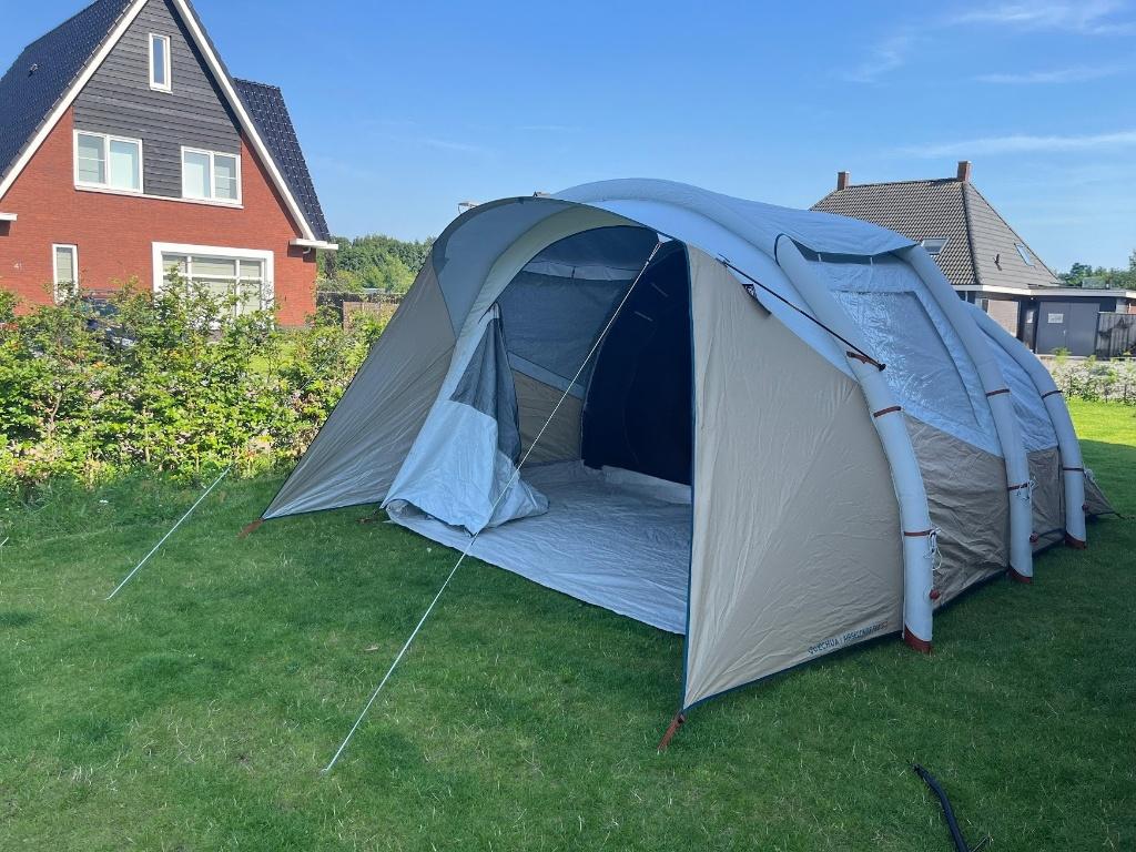 Quechua Air Seconds 5.2 Fresh & Black tent opblaasbaar 5pers, Caravans en Kamperen, Tenten, Ophalen, Zo goed als nieuw, Tot en met 5