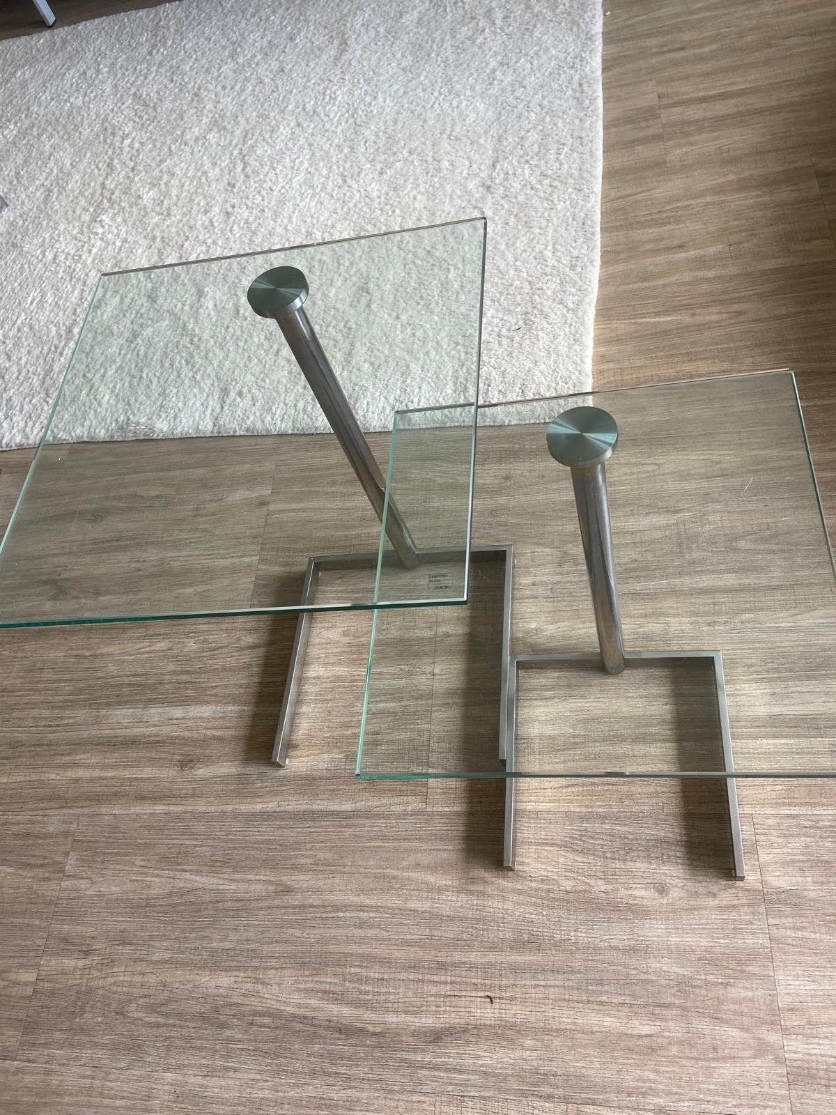 Set van 2 glazen bijzettafels met metalen onderstel, Ophalen, Minder dan 50 cm, Gebruikt, Vierkant