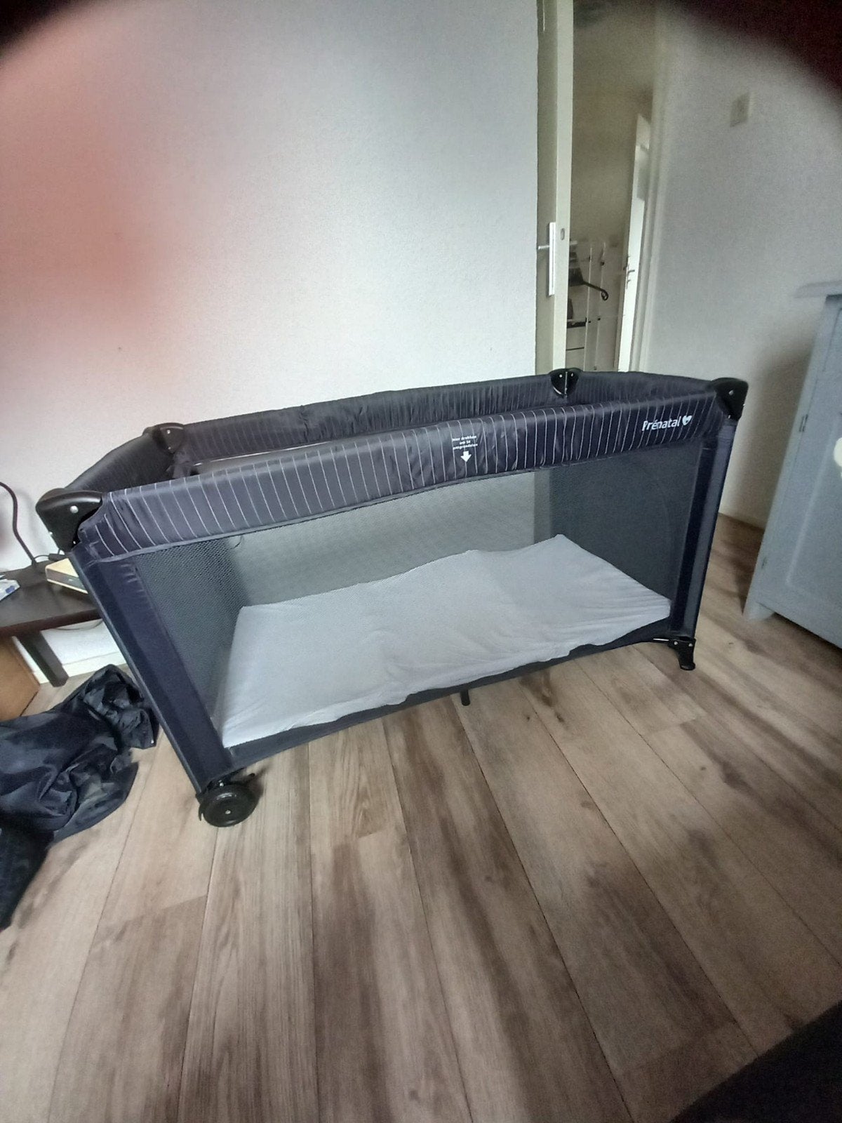 Campingbedje + matras, Ophalen, Zo goed als nieuw, Minder dan 140 cm, Matras
