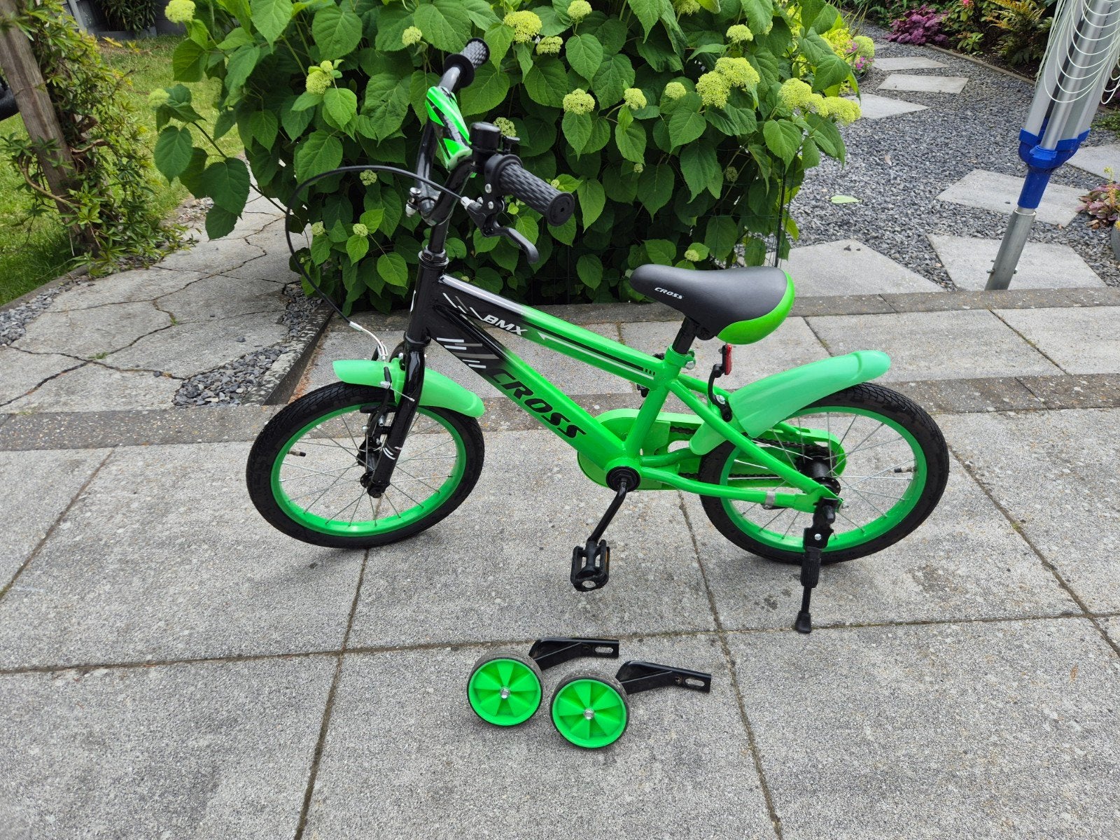 BMX Cross 16 inch met zijwielen en standaard, Zijwieltjes, Cross, Ophalen of Verzenden, 16 tot 20 inch