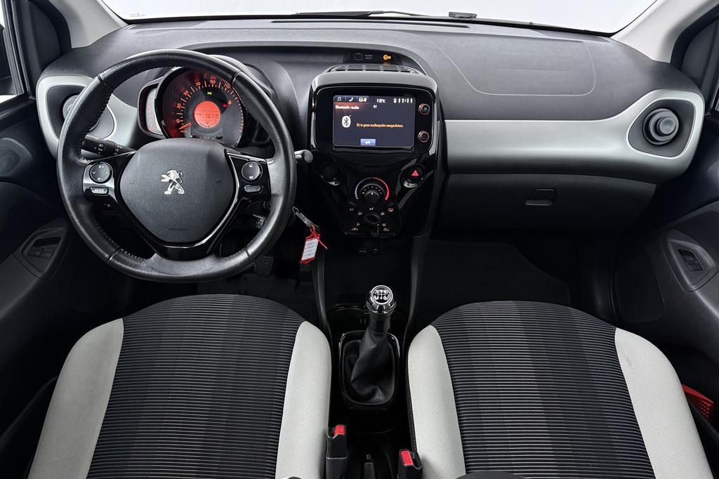 Peugeot 108 1.2 Puretech GT-Line Cabrio (CRUISE, CARPLAY NAV, Voorwielaandrijving, Stof, Gebruikt, 1199 cc