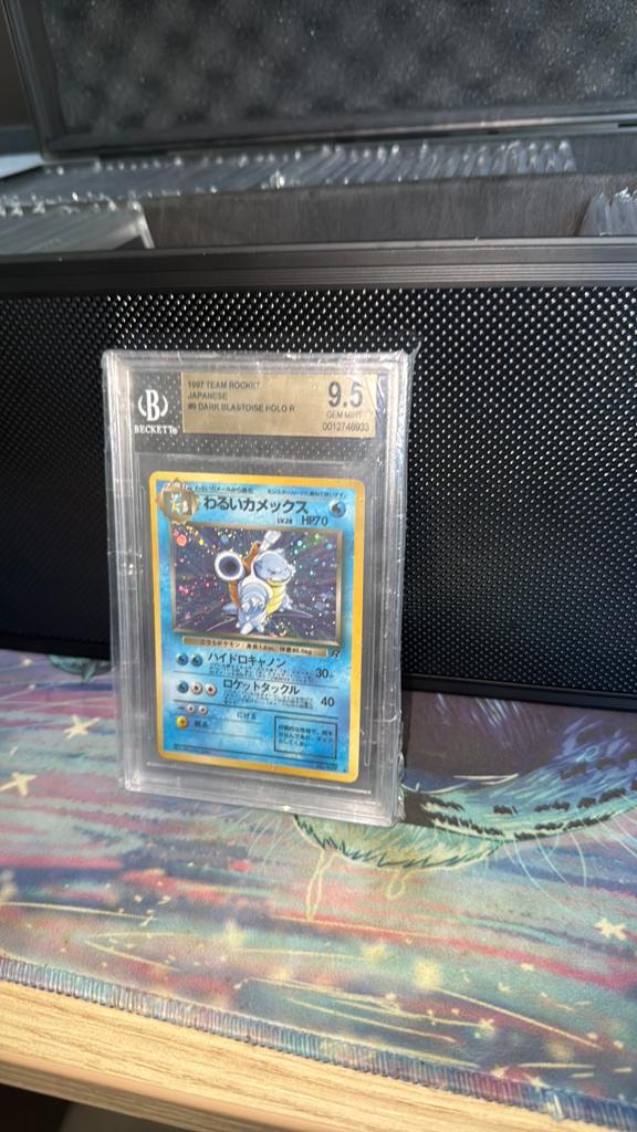 Dark blastoise holo japans bgs 9,5 met swirl, Ophalen of Verzenden, Zo goed als nieuw, Jongen of Meisje