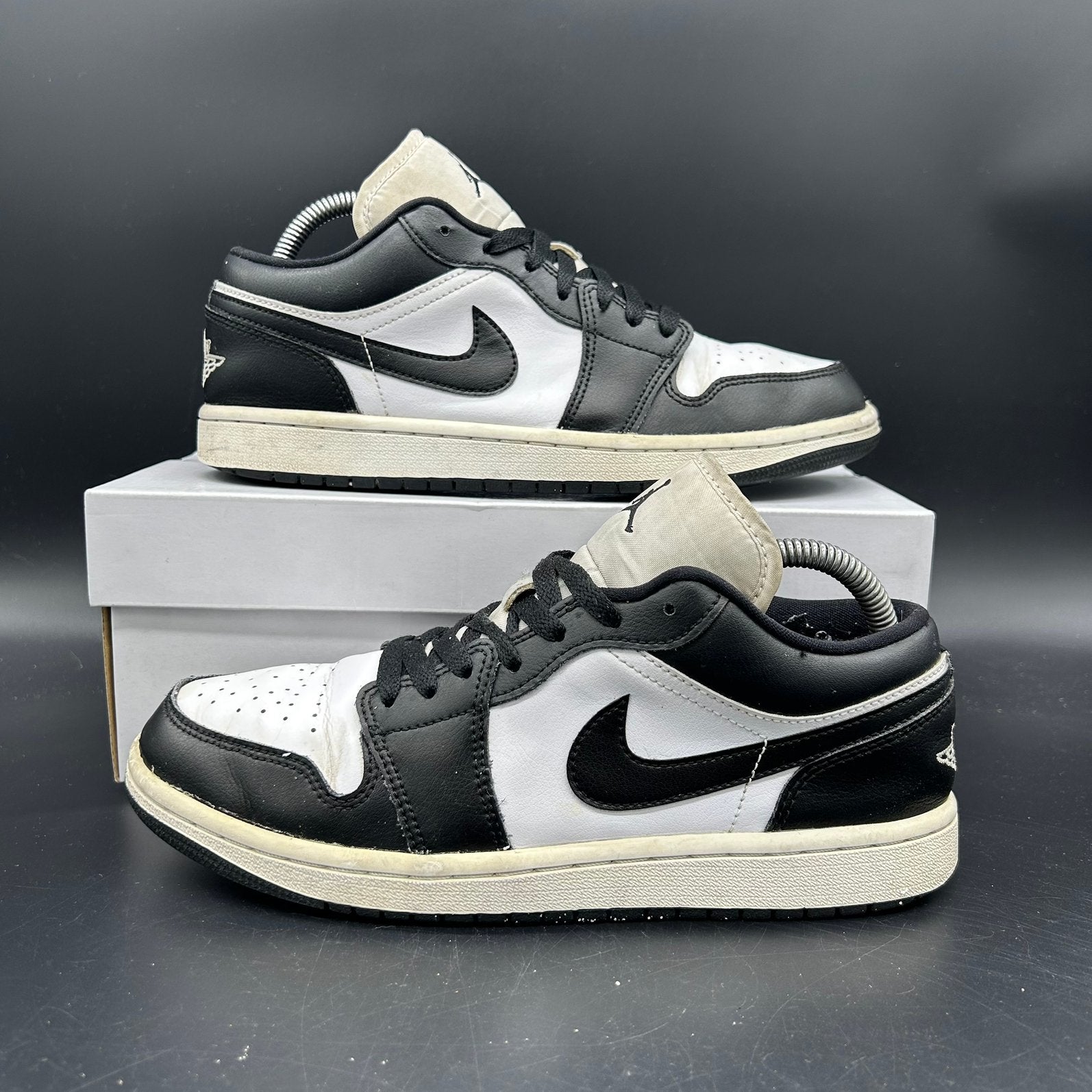 Air jordan 1 low zwart wit maat 40, Kleding | Heren, Schoenen, Wit, Ophalen of Verzenden, Sneakers of Gympen, Zo goed als nieuw