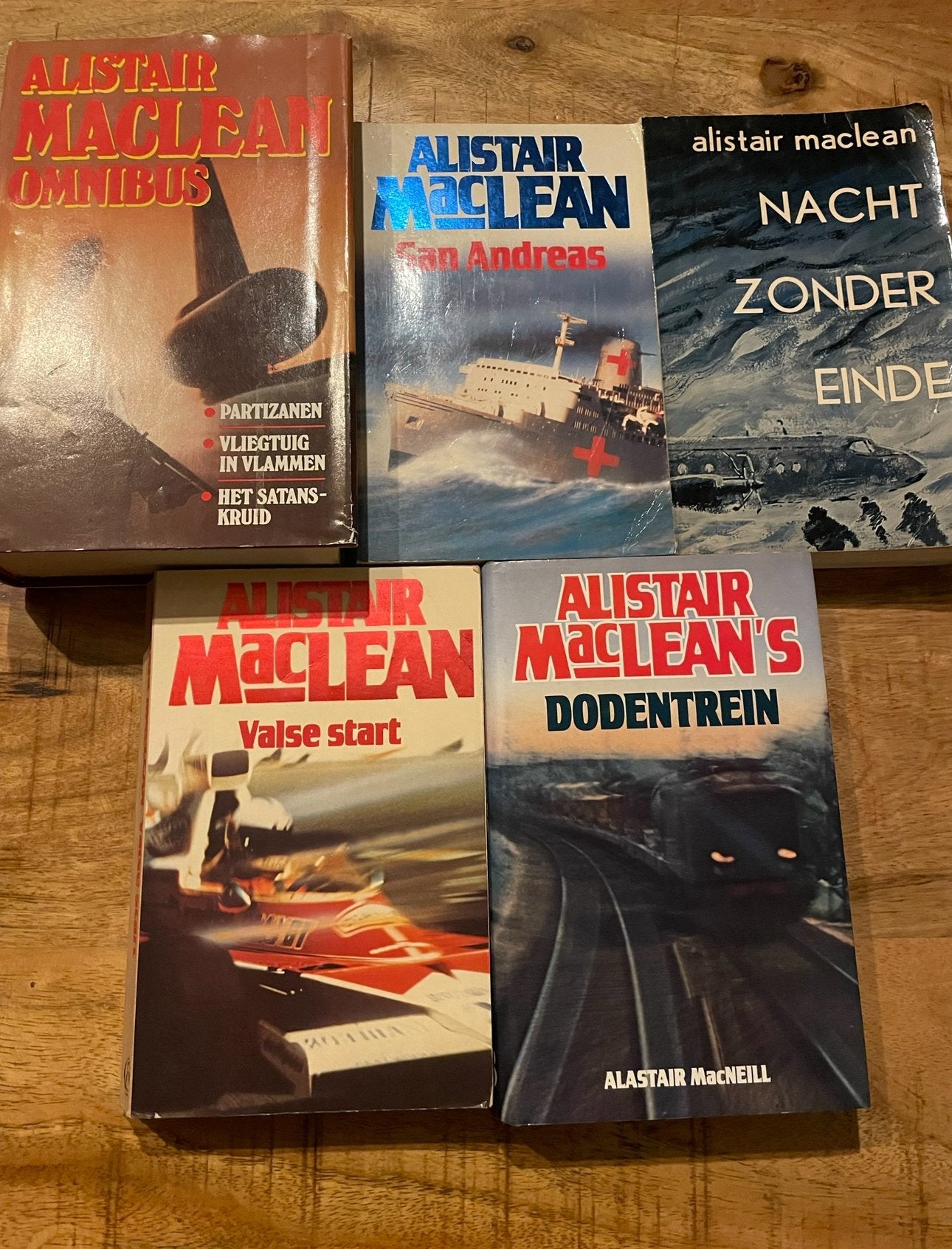 5 boeken Alistair MacLean, Boeken, Ophalen of Verzenden, Gelezen