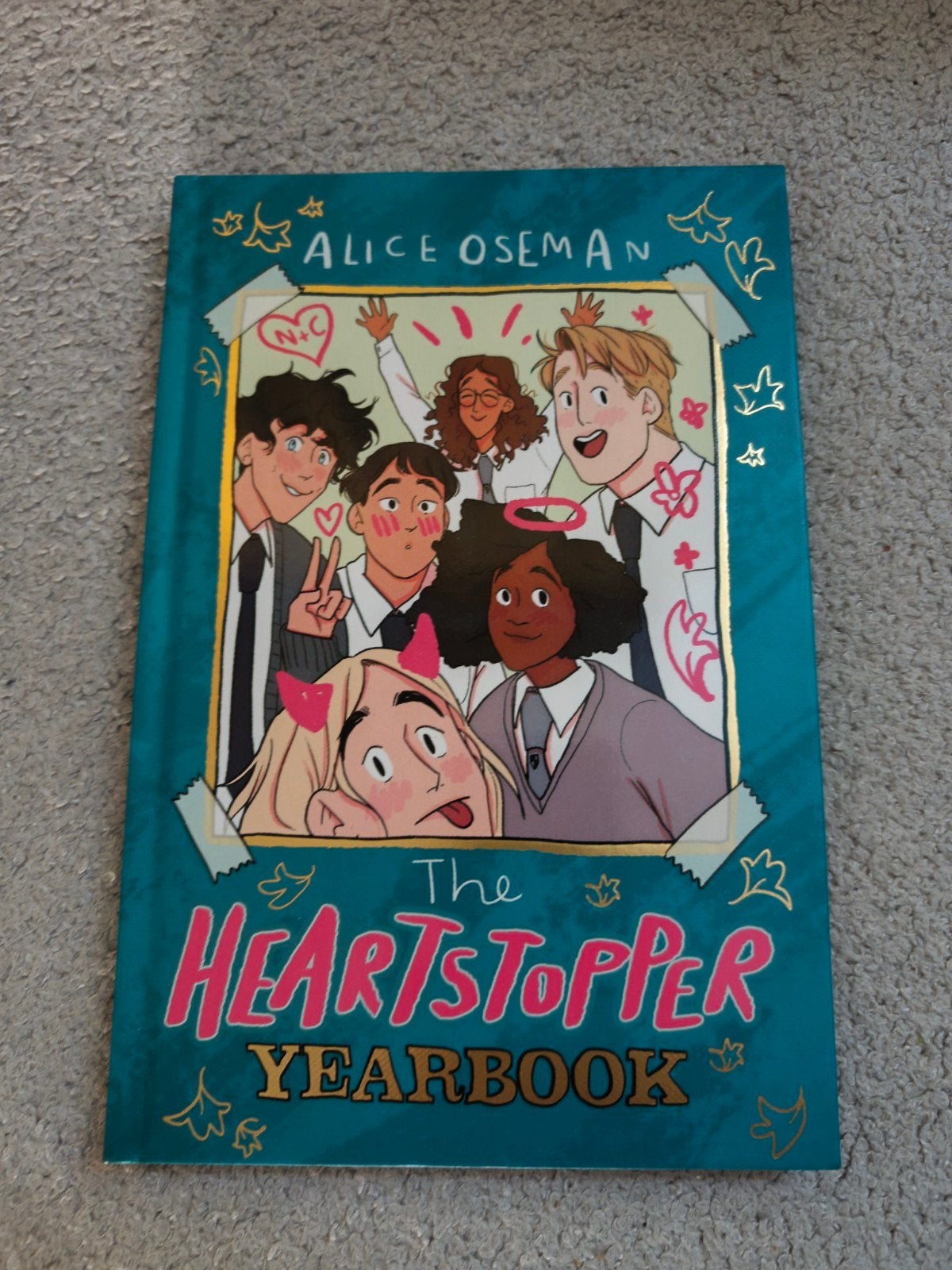 Heartstopper yearbook, Alice Oseman, Nieuw, Ophalen of Verzenden, Fictie