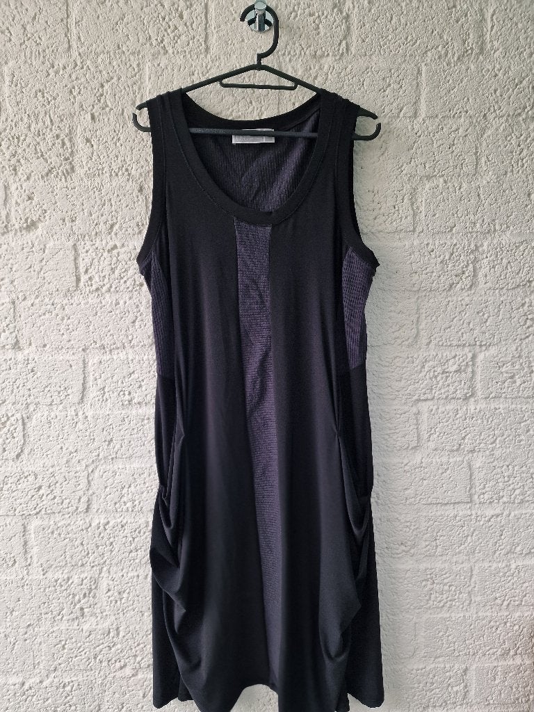 Deca De Vous À Nous jurk M zwart draping panel design, Maat 38/40 (M), Zwart, Ophalen of Verzenden, Zo goed als nieuw