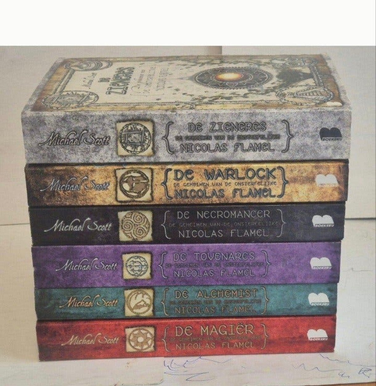 De Geheimen van de Onsterfelijke Nicolas Flamel,Compleet, Boeken, Ophalen of Verzenden, Gelezen, Michael Scott