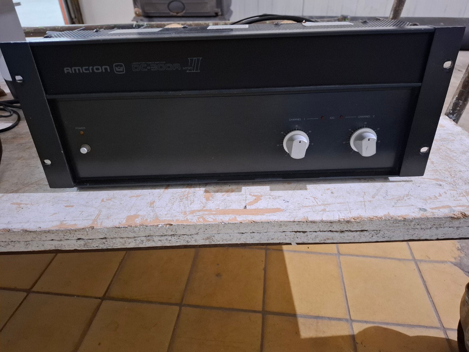 Crown Amcron DC-300A mkII power amplifier USA, Ophalen of Verzenden, 120 watt of meer, Overige merken