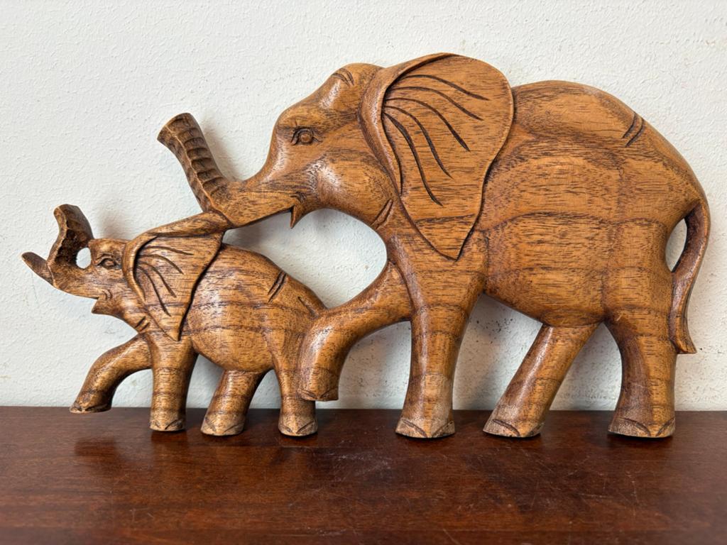 Wanddecoratie olifant met baby olifant bali Indonesië, Houtsnijwerk, Ophalen of Verzenden, 20 - 50 cm, Hout