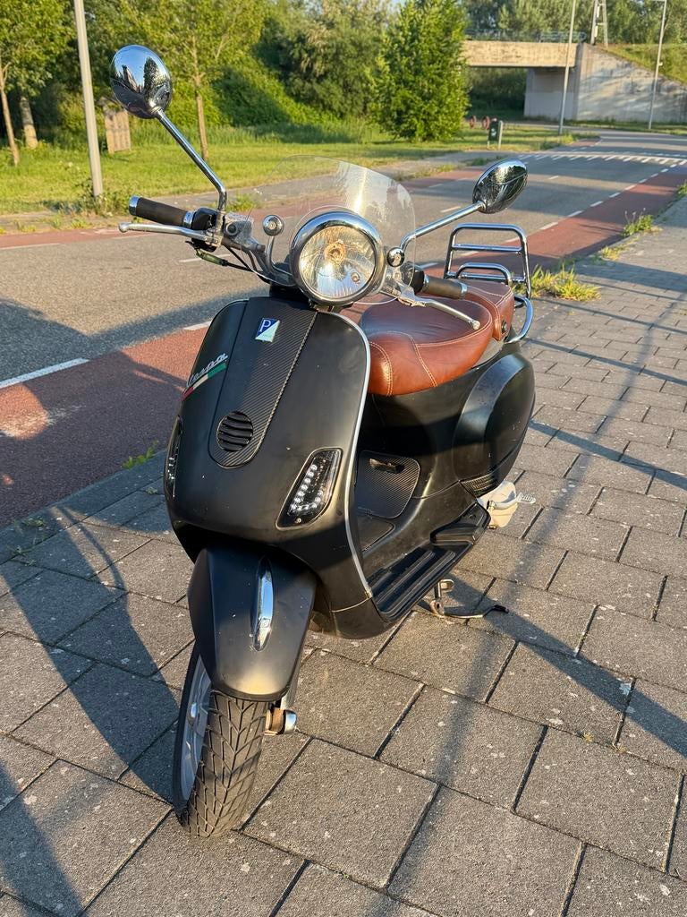 Vespa Lx 2takt 2010, custom zeer nette staat, Ophalen, Tweetakt, Zo goed als nieuw, Vespa LX