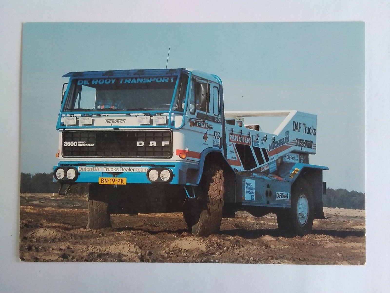 Ansichtkaart reclame DAF Trucks TurboTwin Parijs-Dakar 1986, Verzenden, Zo goed als nieuw, Auto's