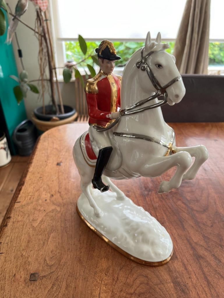 Handgemaakt Porseleinen Beeld en Bord, Ophalen of Verzenden, Zo goed als nieuw, Dier