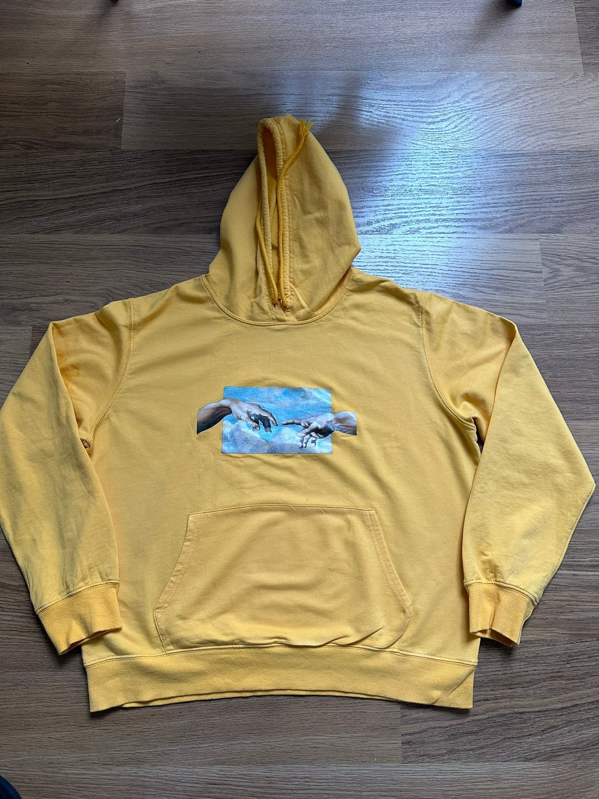 Gele hoodie met print - Maat L, Ophalen of Verzenden, Gedragen, Maat 52/54 (L), Geel