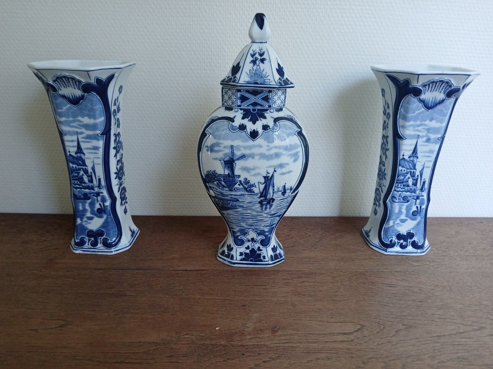3-delige Delfts Blauw porseleinen set: vazen en gemberpot, Ophalen
