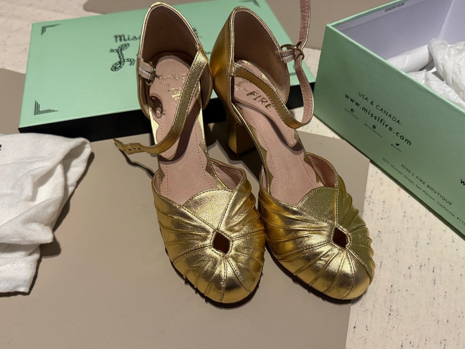 Prachtige gouden pumps, maat 37,5 - Zo goed als nieuw, Ophalen, Zo goed als nieuw, Overige kleuren, Pumps