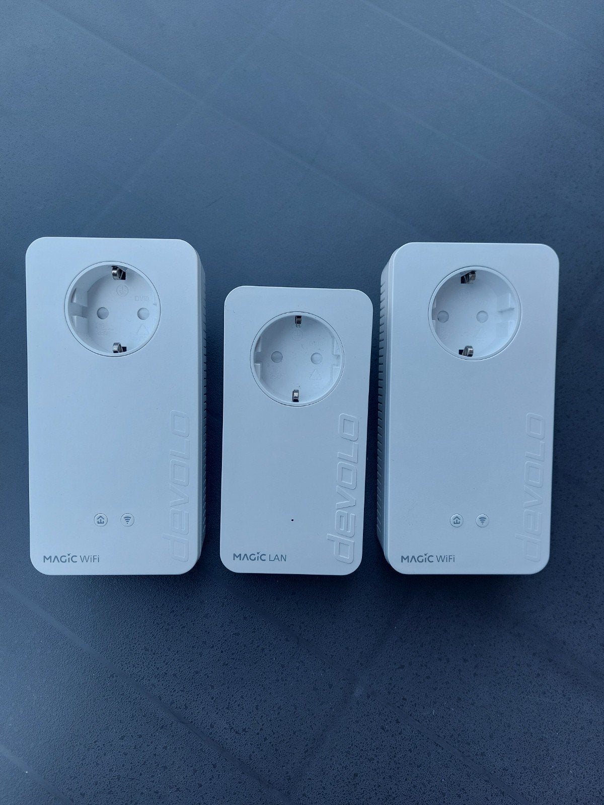 Devolo Magic 1 WiFi Multiroom Kit 2x WiFi + 1x LAN adapters, Computers en Software, WiFi-versterkers, Ophalen of Verzenden, Zo goed als nieuw