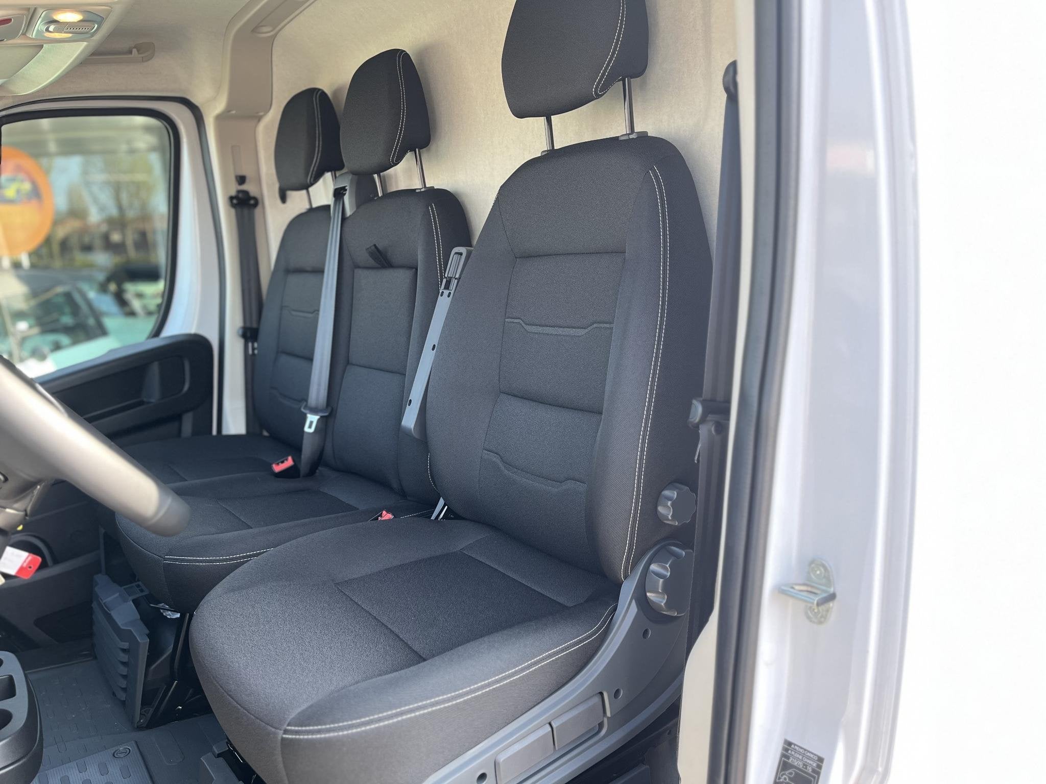 Fiat Ducato 2.2 MultiJet 120PK S&S L2H2 3.0t, Auto's, Voorwielaandrijving, Stof, Gebruikt, 4 cilinders