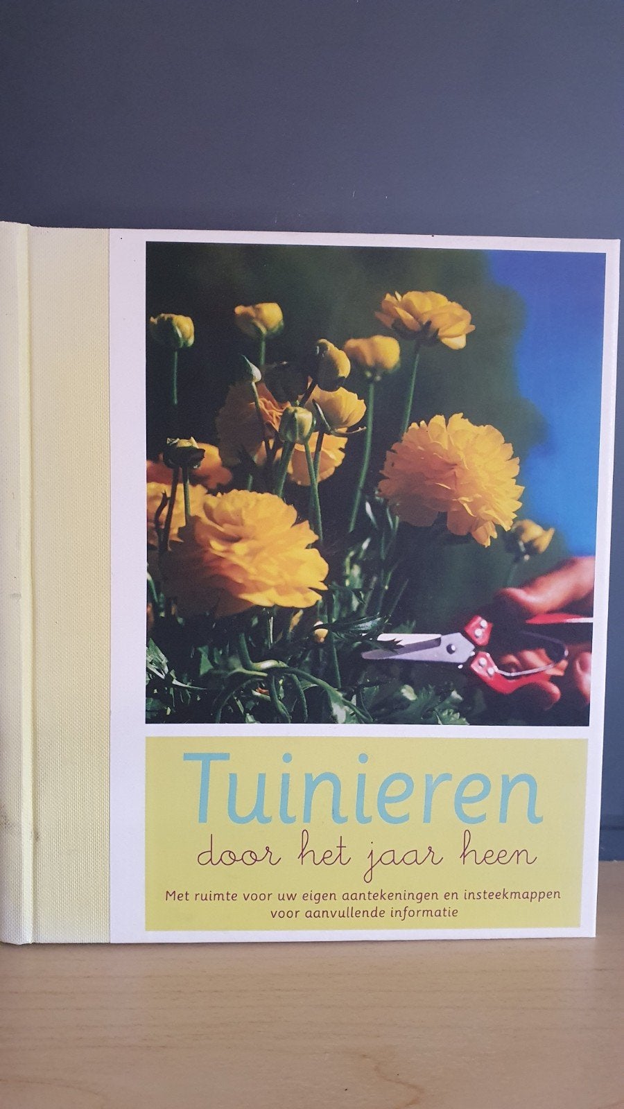 Tuinieren door het jaar heen - Praktische gids (nieuw boek), Ophalen of Verzenden, Zo goed als nieuw, Onbekend, Tuinieren en Tuinplanten