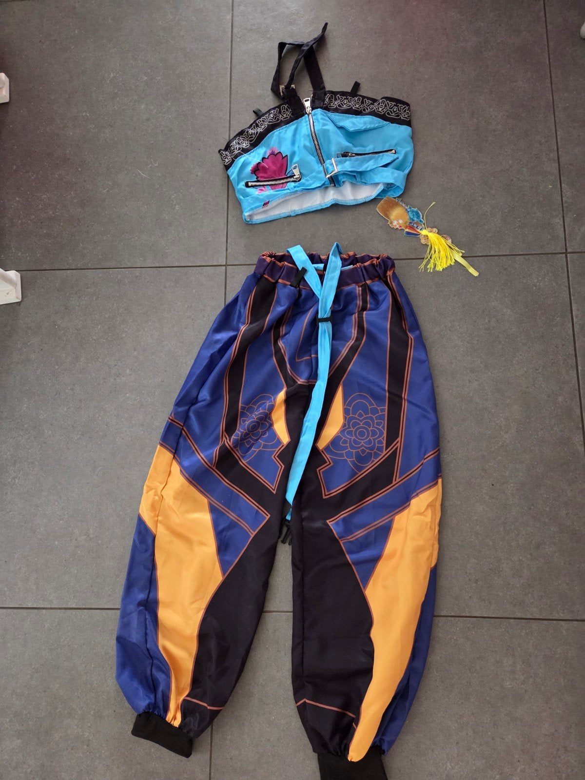 Nieuw K-pop Verkleedpak Maat 146/154 (valt als), Ophalen of Verzenden, Nieuw, 146 t/m 152, Jongen of Meisje