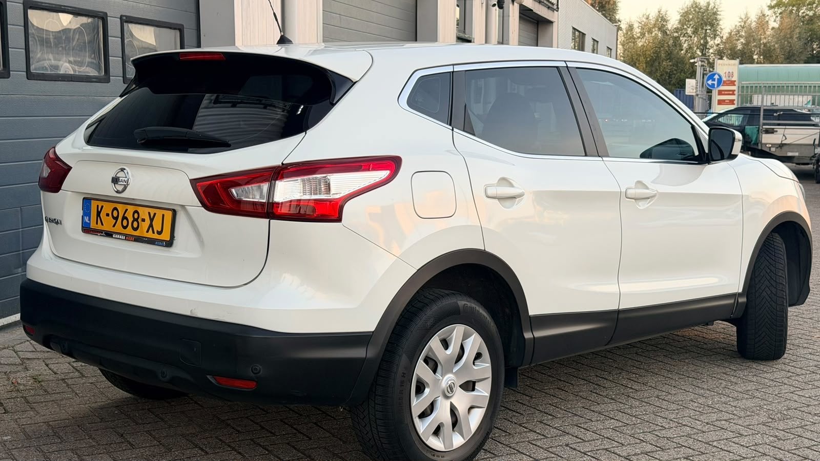 Foto 4 van Nissan Qashqai 1.2 T Visia ZEER NETJES!