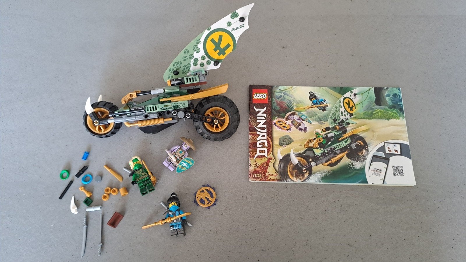 Lego Ninjago Jungle Raider 71745 met 3 minifiguren, Kinderen en Baby's, Speelgoed | Duplo en Lego, Ophalen, Compleet, Lego, Zo goed als nieuw