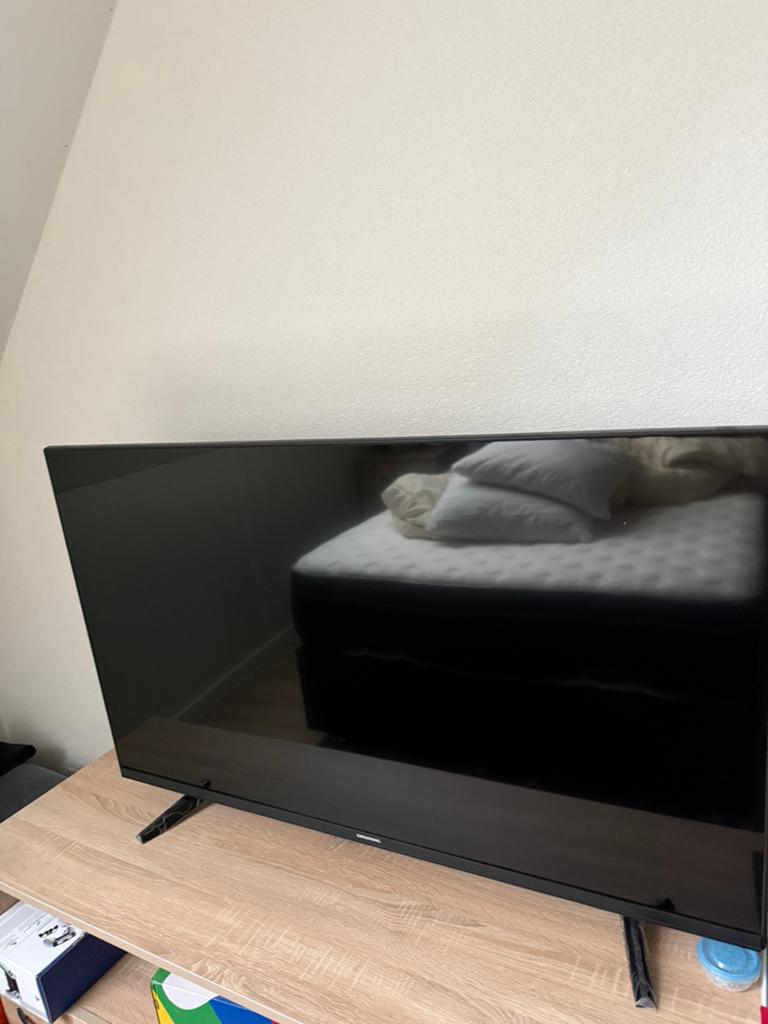 Kapotte tv merk Grundig, Ophalen, Overige materialen, 100 tot 150 cm, Zo goed als nieuw